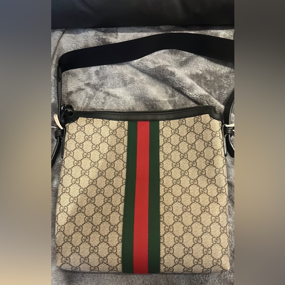Cross body Gucci bag